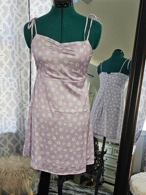 L.I.A (Love Is All) Daisy Print Tie‑Strap Slip Dress – Lavender/White – Size S